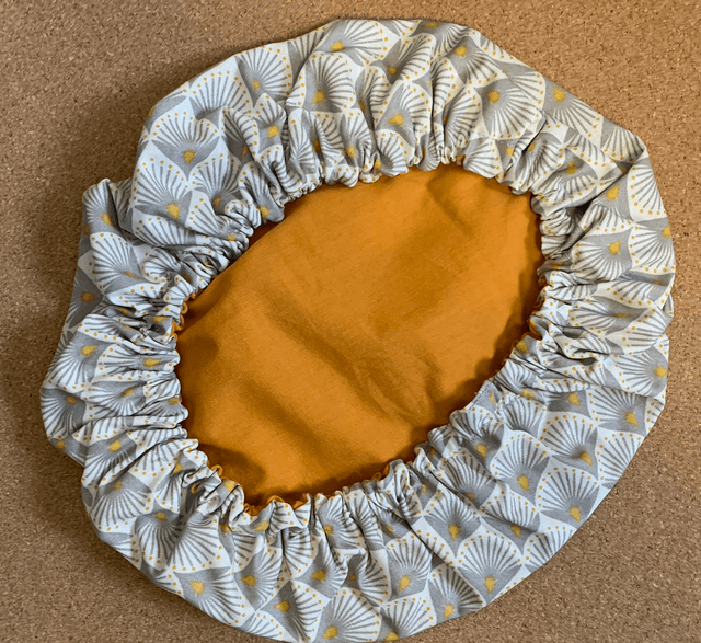 Charlotte couvre plat à tarte.