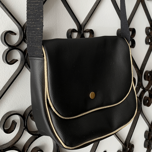 Sac à main en similicuir noir 