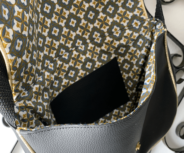 Sac à main en similicuir noir 